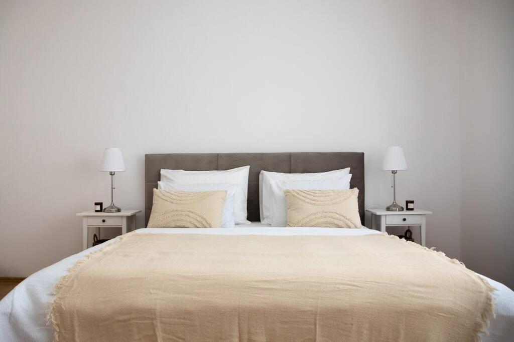 Brand New City Center Apartment Nostalgija Σπλιτ Εξωτερικό φωτογραφία