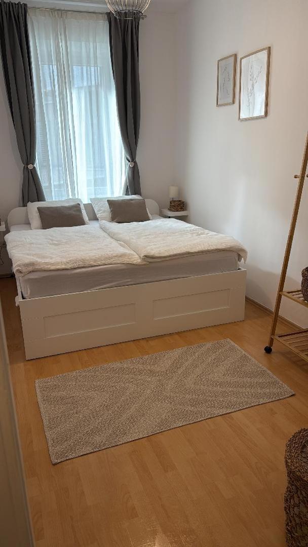 Brand New City Center Apartment Nostalgija Σπλιτ Εξωτερικό φωτογραφία